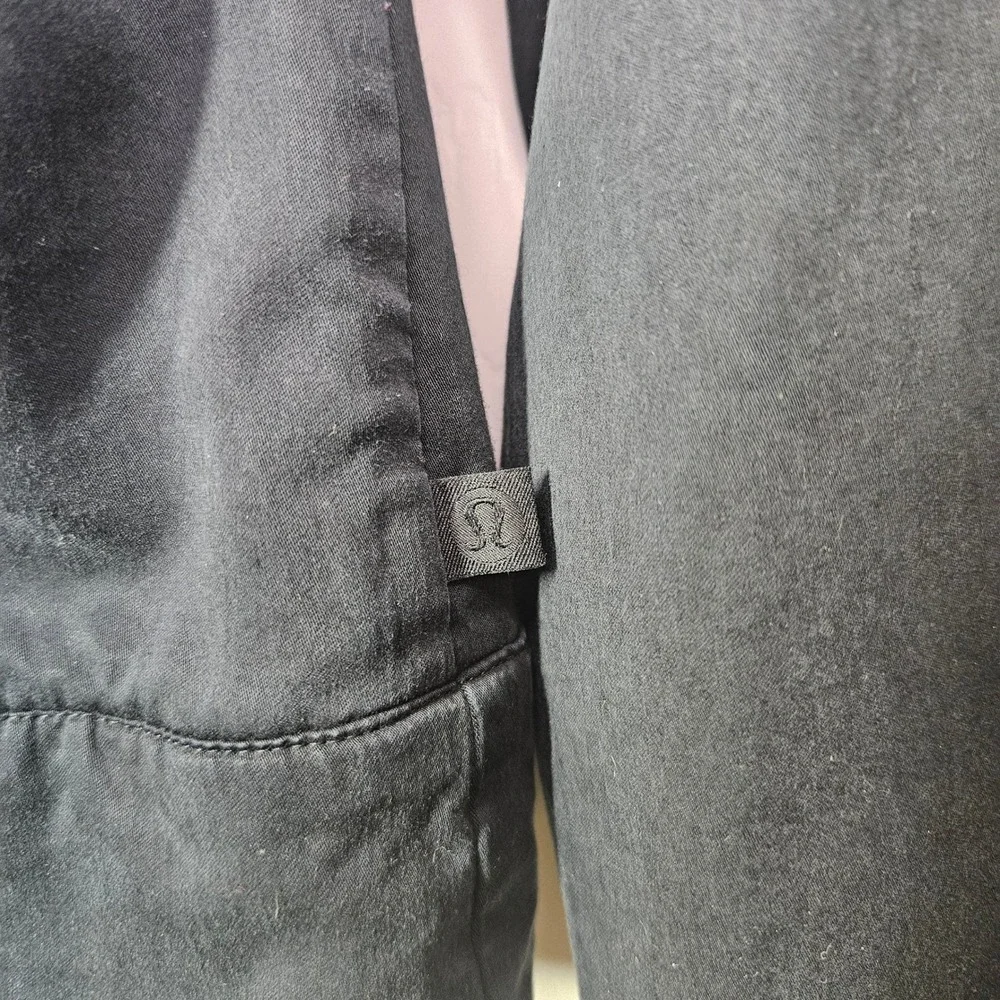 Lululemon Soft Summer Jacket Black Tencel Lyocell Moto Full Zip Size 8 Vented